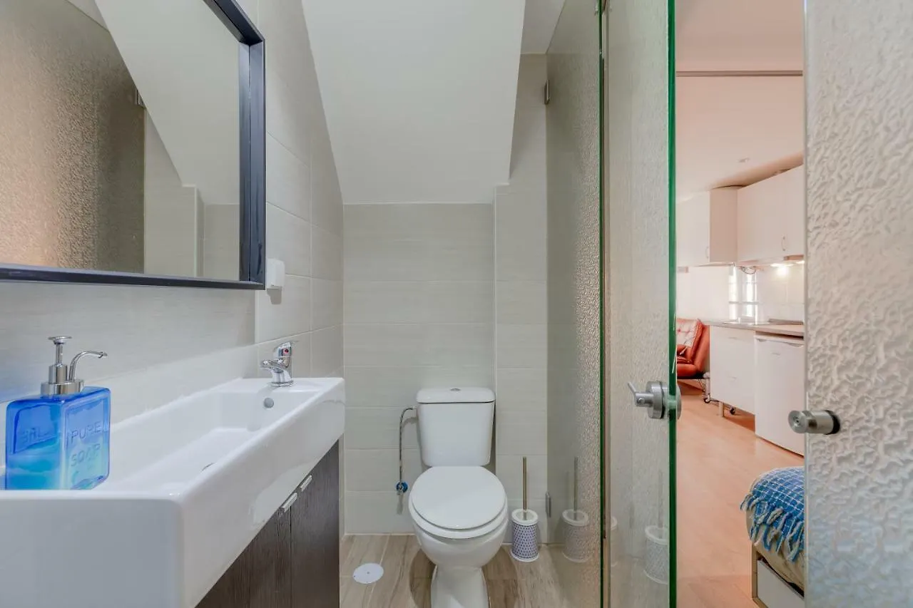 Lisbon Center Sweet Studio Apartment